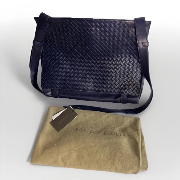 Bottega Veneta Laptop Crossbody Bag —SOLD— - Picture 5 of 11